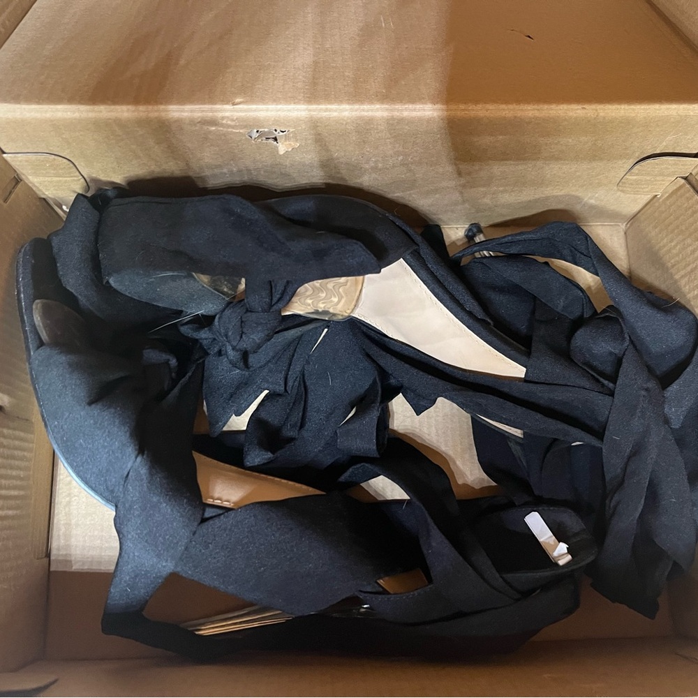 Shoe Dazzle Black Wrap Heels